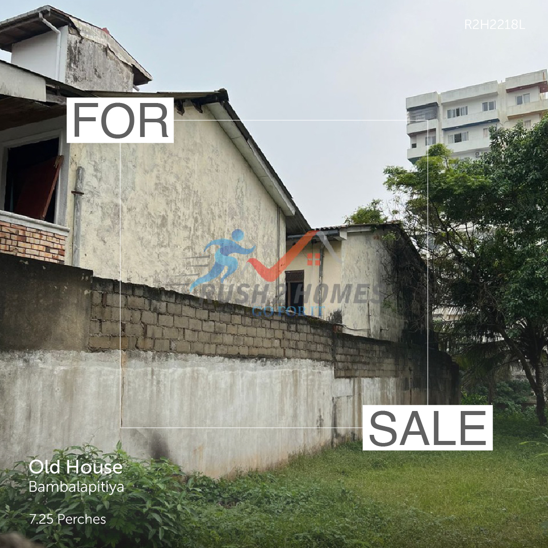 An old House for sale from a prime location in Bambalapitiya.