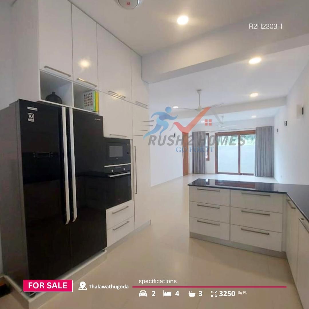 Luxury Modern House For Sale In Thalawathugoda