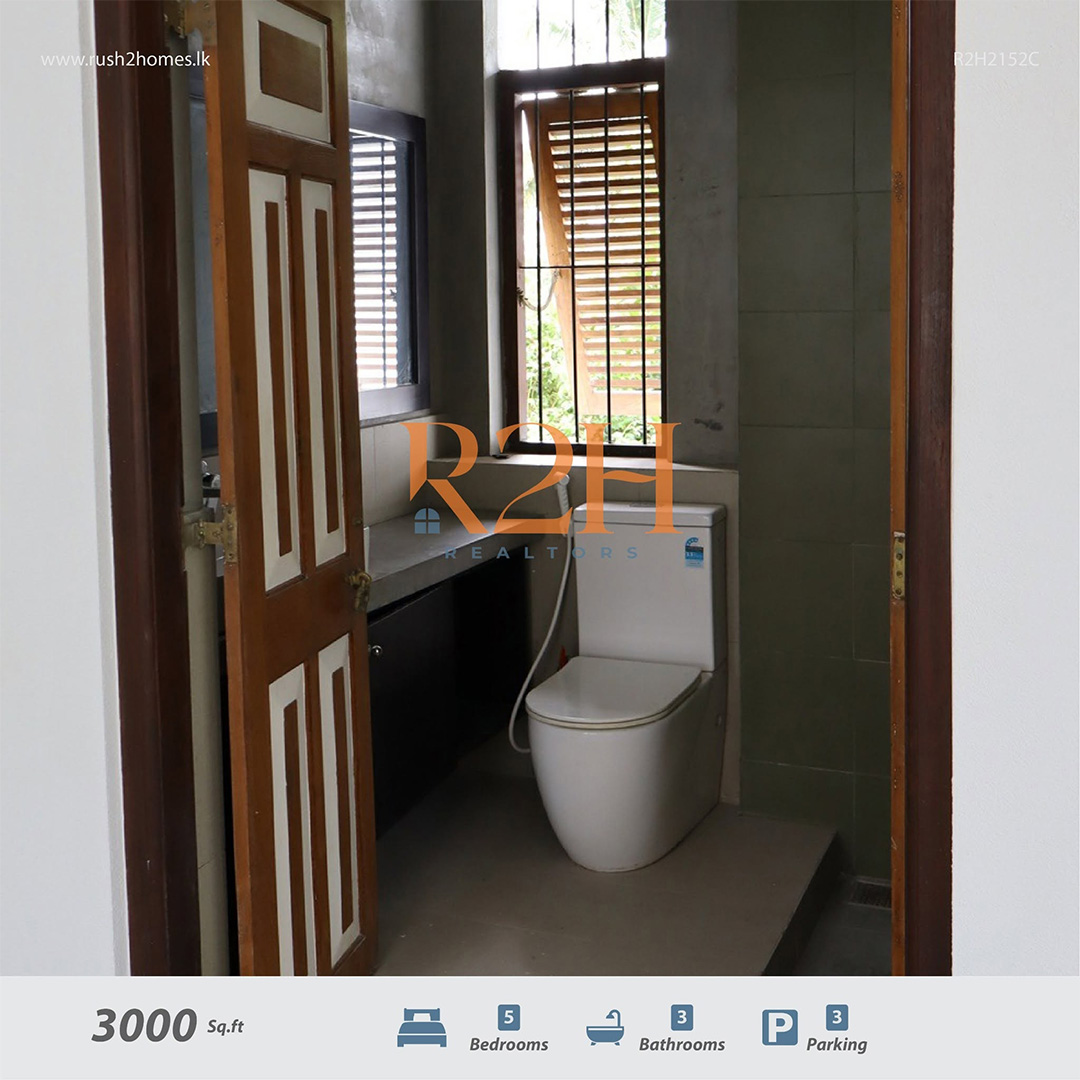  3-Storey Commercial Building for Rent in Boralasgamuwa